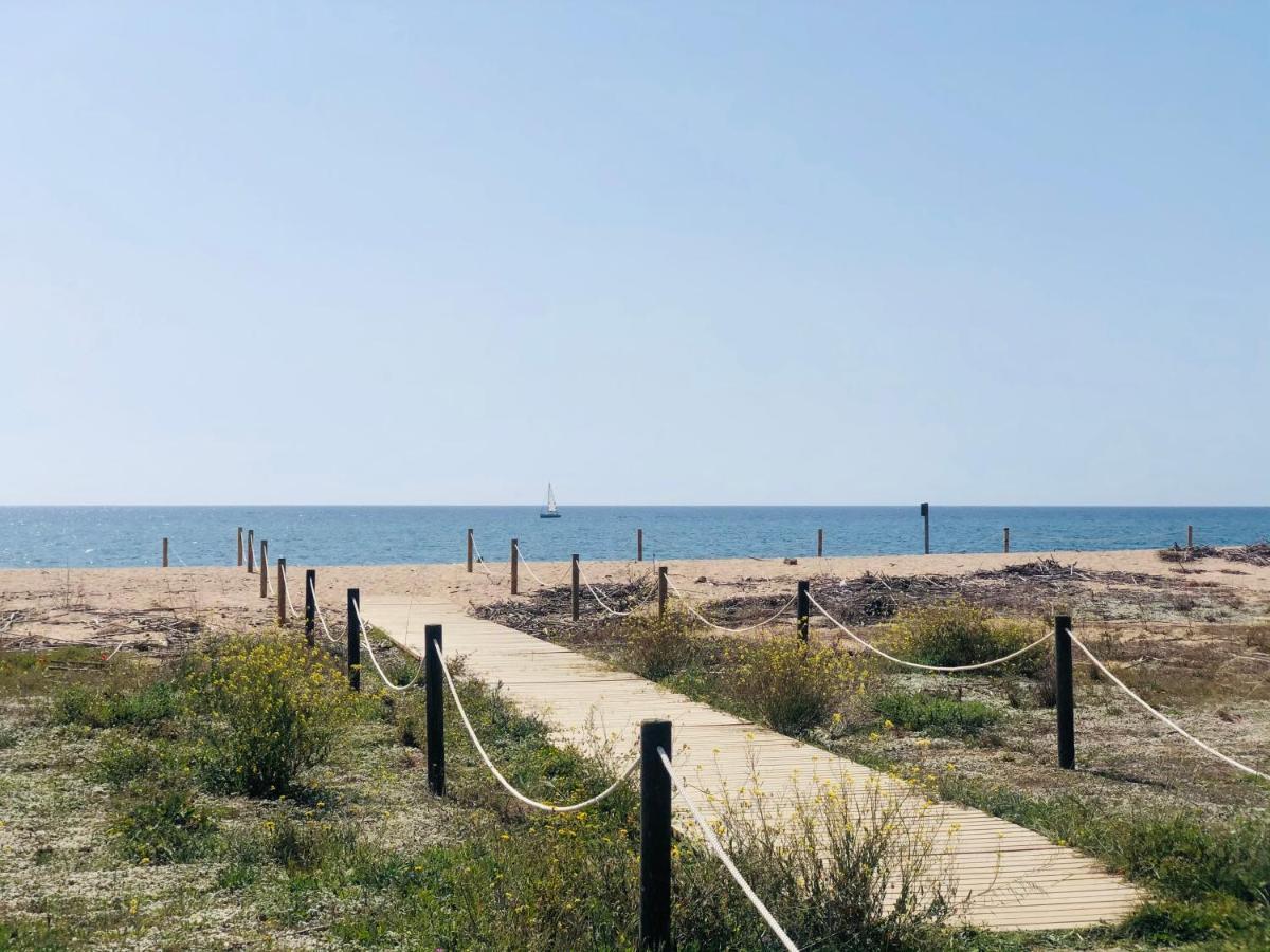 Apartamento Con Terraza Y Piscina En Malgrat De Mar Luaran gambar