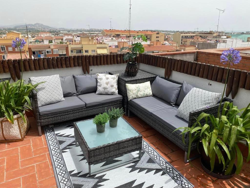 Apartamento Con Terraza Y Piscina En Malgrat De Mar Luaran gambar