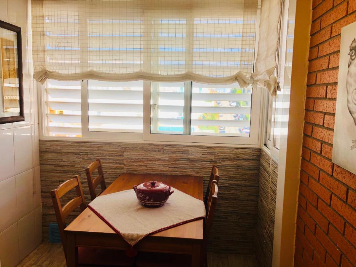 Apartamento Con Terraza Y Piscina En Malgrat De Mar Luaran gambar