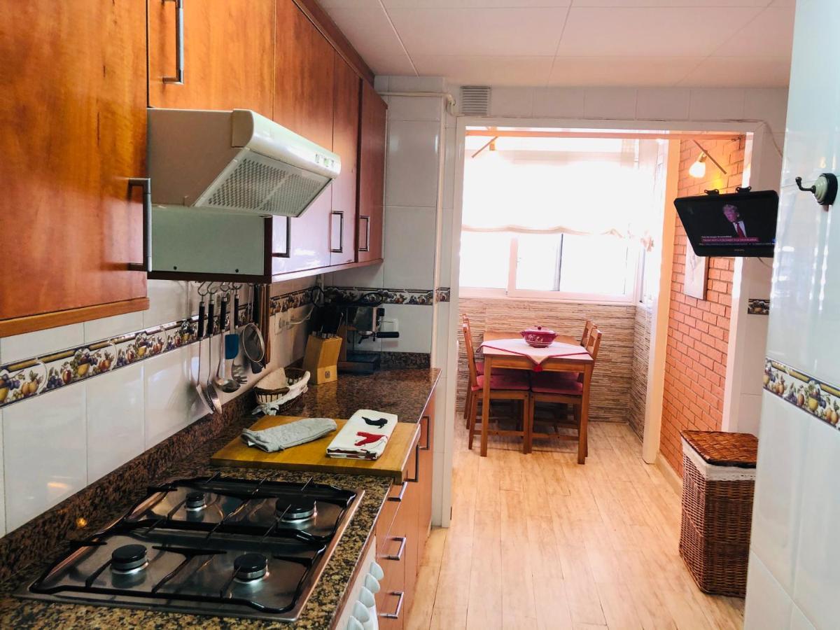 Apartamento Con Terraza Y Piscina En Malgrat De Mar Luaran gambar
