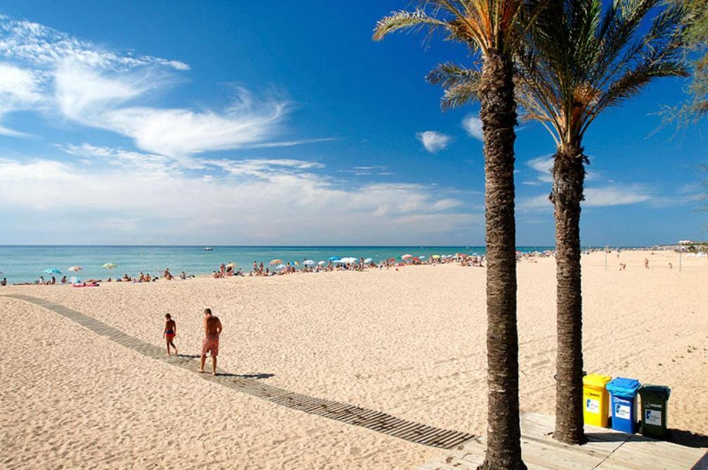 Apartamento Con Terraza Y Piscina En Malgrat De Mar Luaran gambar
